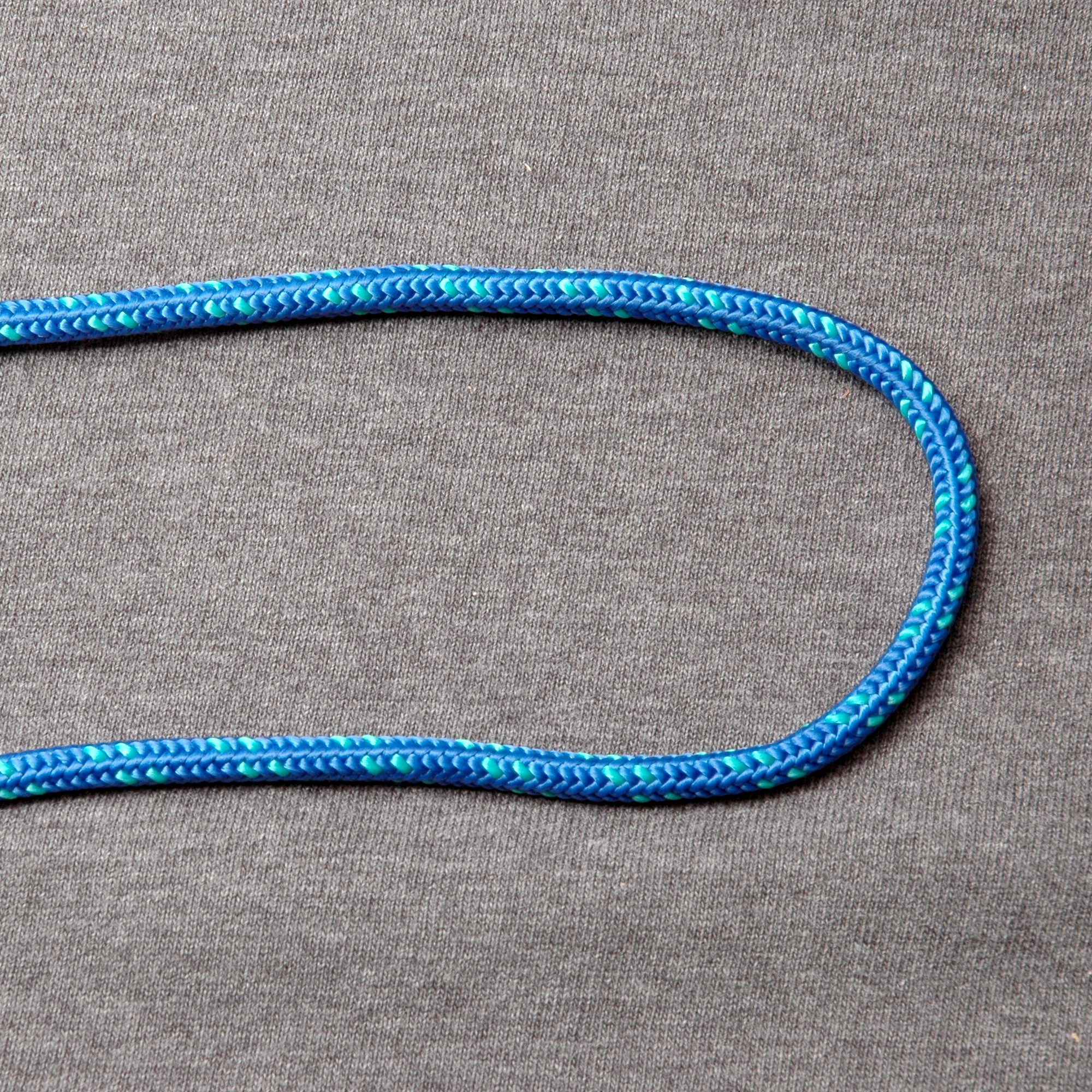 A U-shaped bight formed in a rope